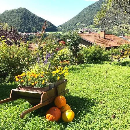 Apartma Savan شقة