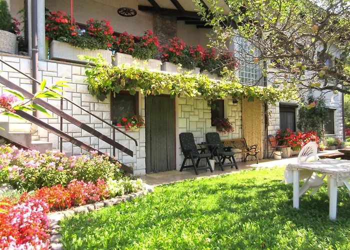 Apartma Savan アパート