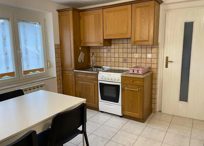 アパート Apartma Savan トールミン