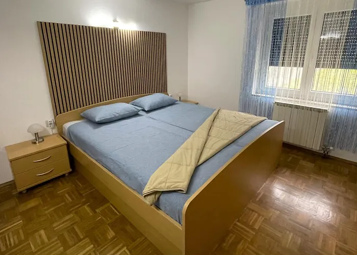 Apartma Savan アパート *